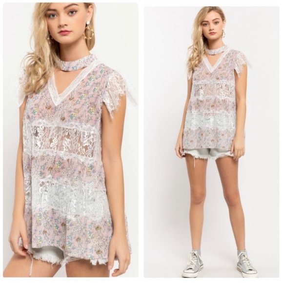 *SALE* POL Lace Detail Floral Top - Picture 2 of 9